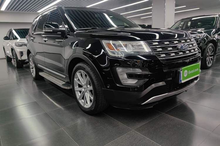 Used Ford Explorer 2017 2.3T Elite Edition Front Right 45 Deg