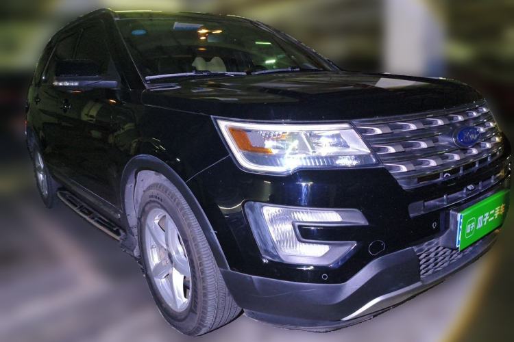 Used Ford Explorer 2017 2.3T Fashion Edition Front Right 45 Deg