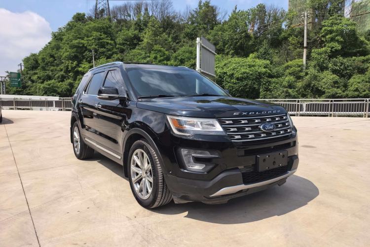 Used Ford Explorer 2017 2.3T Elite Edition Front Right 45 Deg