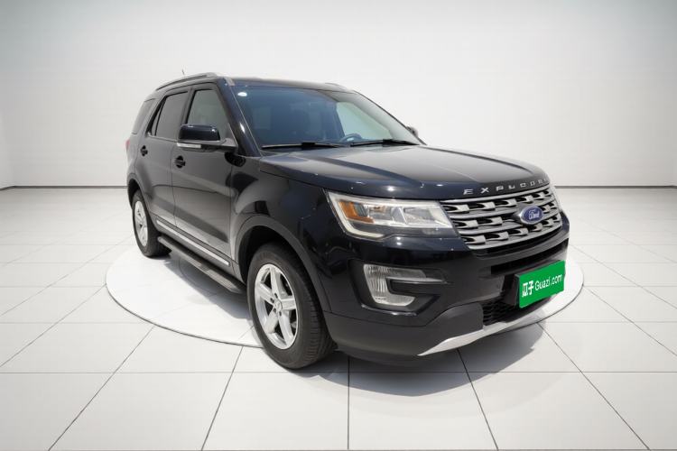 Used Ford Explorer 2017 2.3T Fashion Edition Front Right 45 Deg
