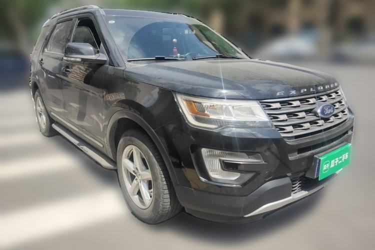 Used Ford Explorer 2017 2.3T Fashion Edition Front Right 45 Deg