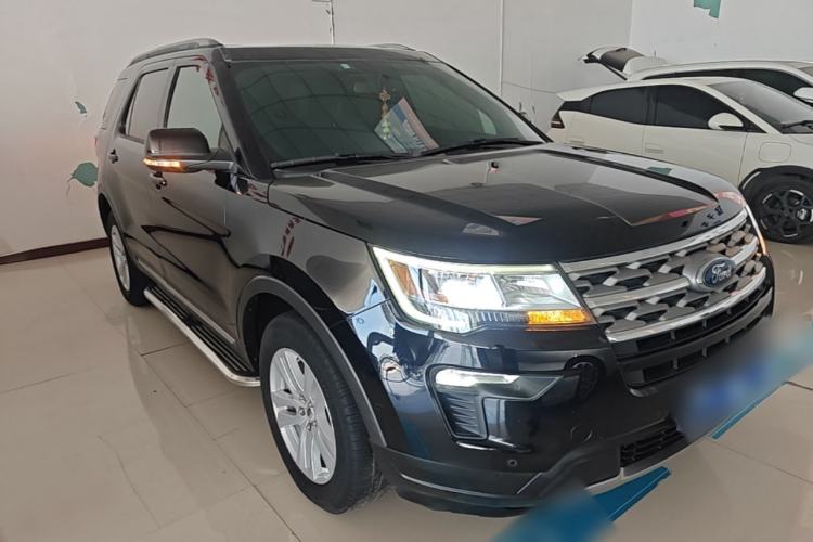 Used Ford Explorer 2017 2.3T Fashion Edition Front Right 45 Deg