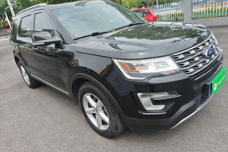 Used Ford Explorer 2017 2.3T Fashion Edition Front Right 45 Deg