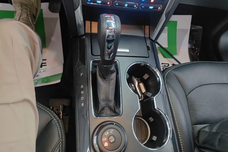 Used Ford Explorer 2017 2.3T Elite Edition Gear Lever