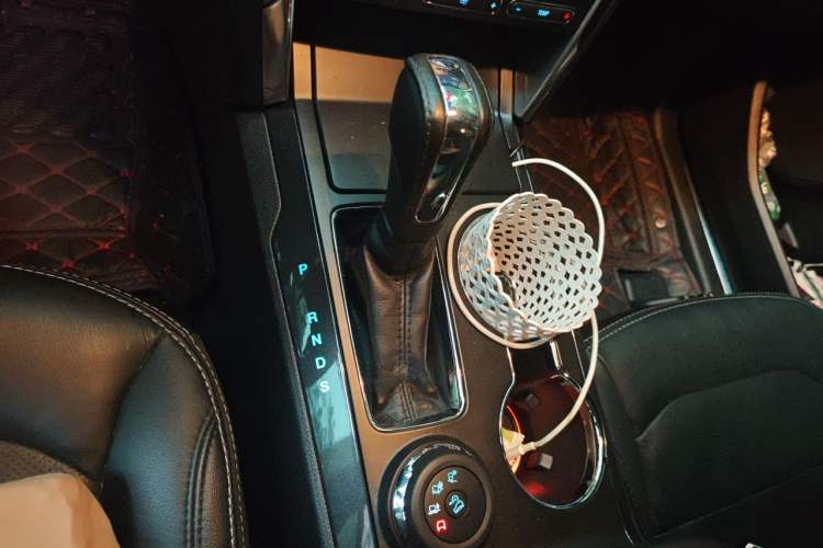 Used Ford Explorer 2017 2.3T Elite Edition Gear Lever