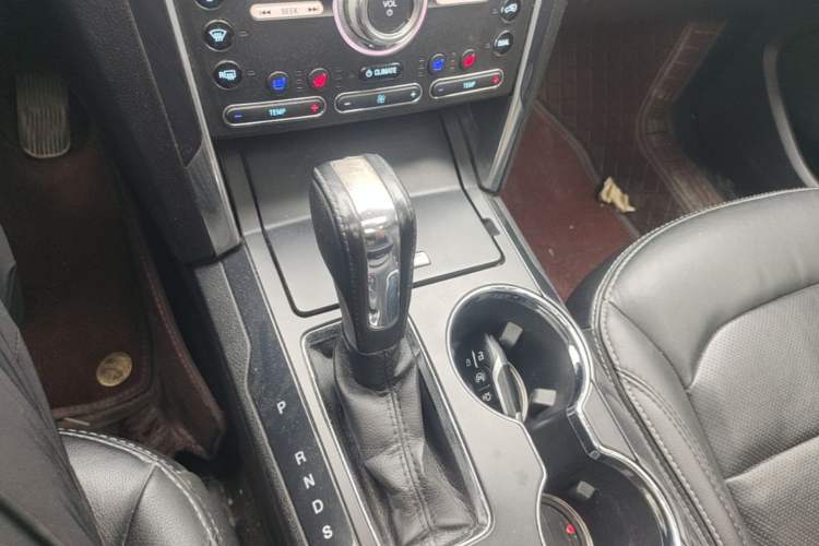 Used Ford Explorer 2017 2.3T Elite Edition Gear Lever