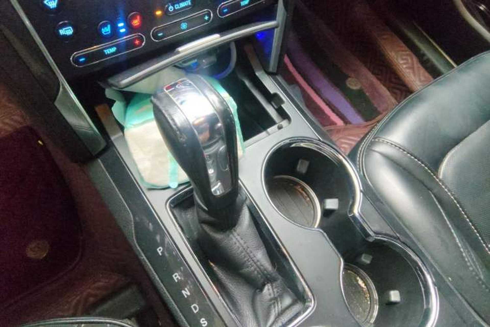 Used Ford Explorer 2017 3.5T Platinum Edition Gear Lever