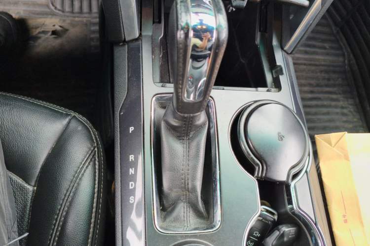 Used Ford Explorer 2017 2.3T Elite Edition Gear Lever