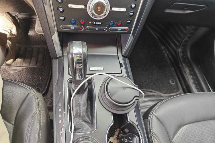 Used Ford Explorer 2017 2.3T Elite Edition Gear Lever