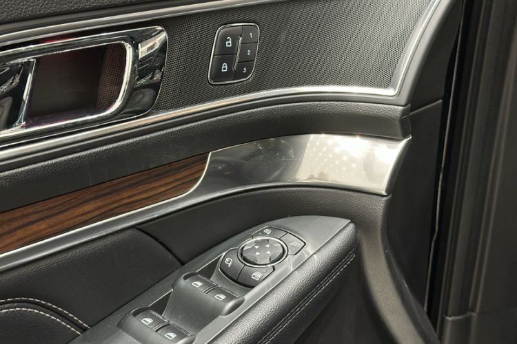 Used Ford Explorer 2017 2.3T Elite Edition Interior 10
