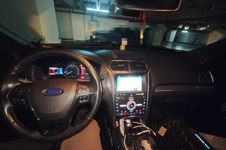 Used Ford Explorer 2017 3.5T Sport Edition Interior 2