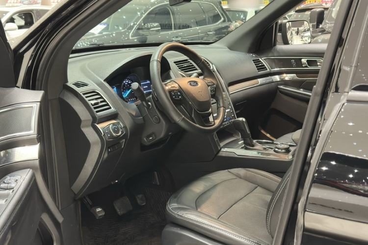 Used Ford Explorer 2017 2.3T Elite Edition Interior 2