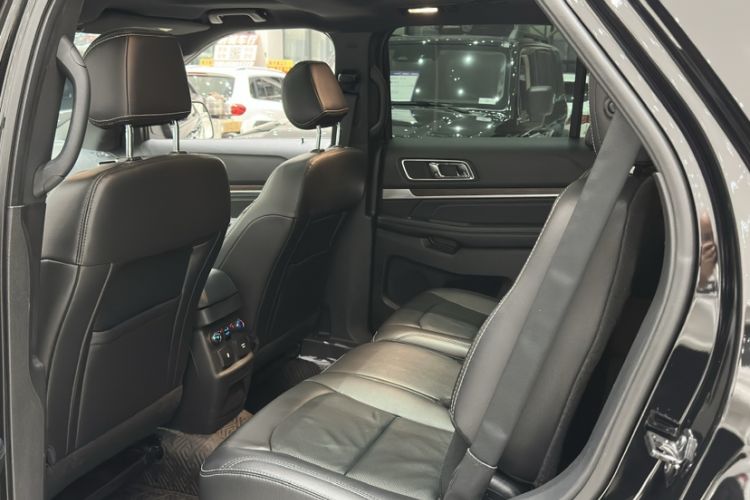 Used Ford Explorer 2017 2.3T Elite Edition Interior 4