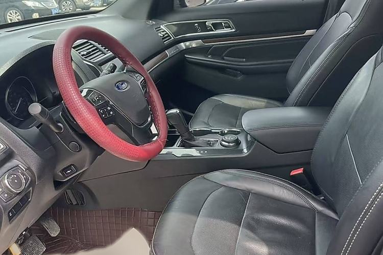Used Ford Explorer 2017 2.3T Elite Edition Interior 4