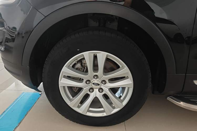 Used Ford Explorer 2017 2.3T Fashion Edition Left Front Wheel Hub