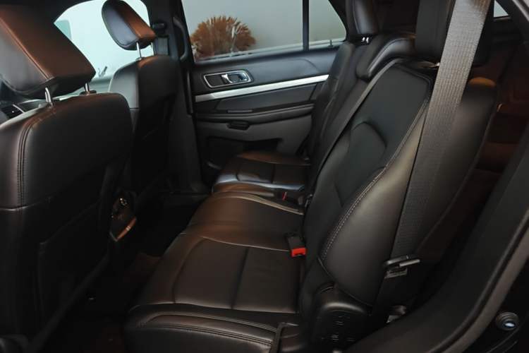 Used Ford Explorer 2017 2.3T Fashion Edition Left Rear Seat