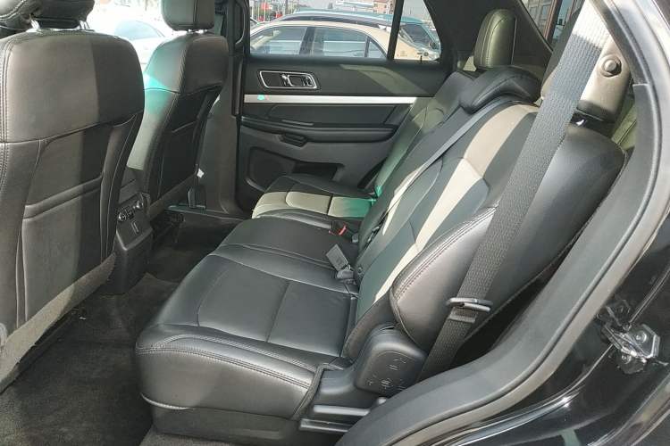 Used Ford Explorer 2017 2.3T Fashion Edition Left Rear Seat