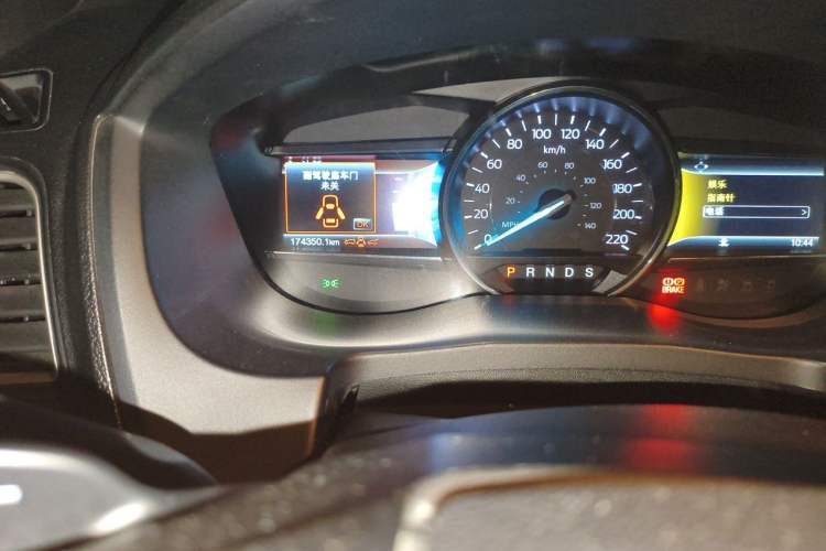 Used Ford Explorer 2017 2.3T Fashion Edition Odometer Close Up