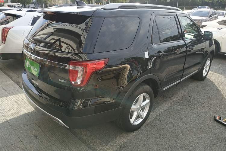 Used Ford Explorer 2017 2.3T Fashion Edition Rear Right 45 Deg
