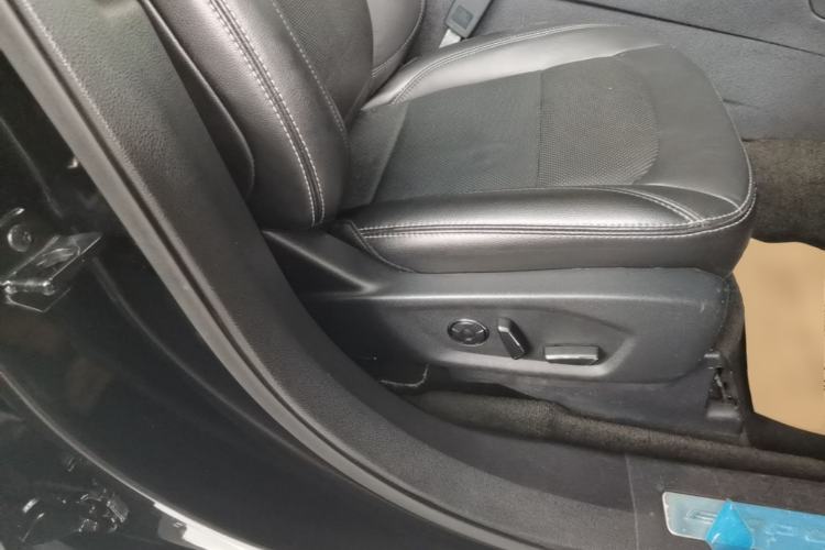 Used Ford Explorer 2017 2.3T Elite Edition Right Front Seat