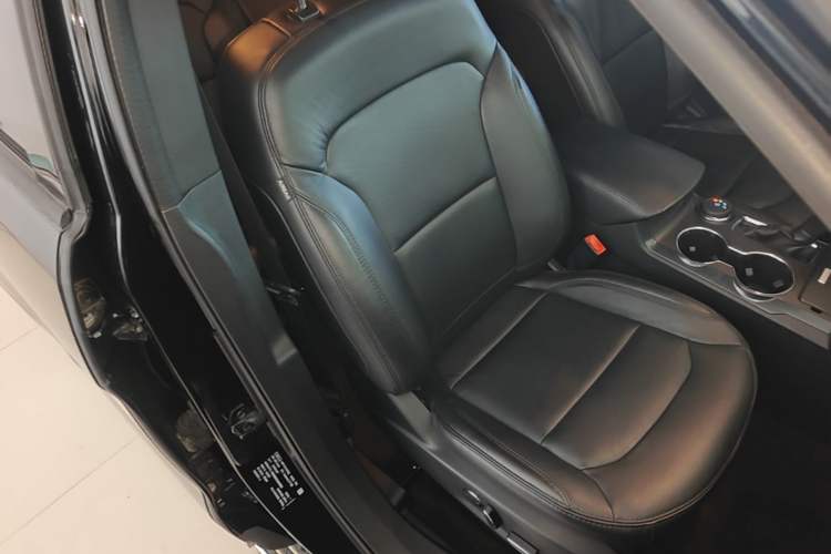 Used Ford Explorer 2017 2.3T Fashion Edition Right Front Seat