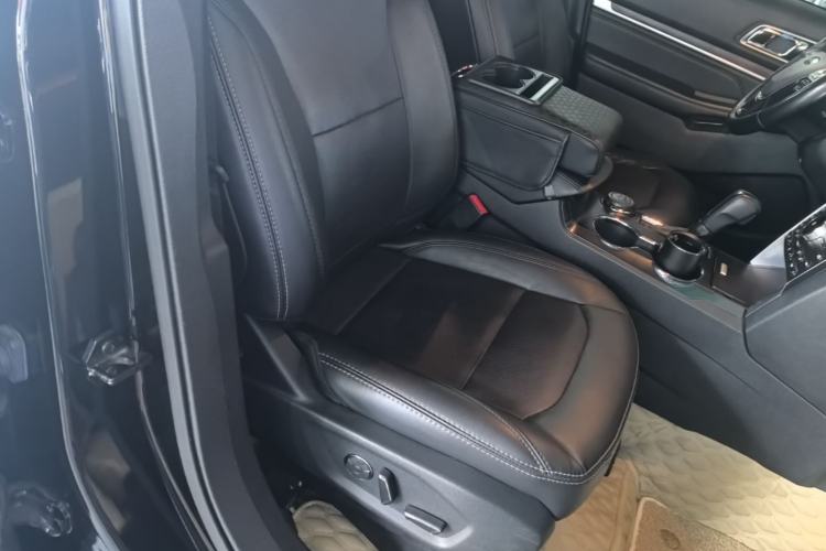Used Ford Explorer 2017 2.3T Elite Edition Right Front Seat