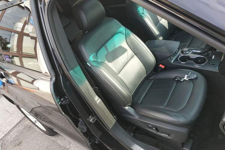 Used Ford Explorer 2017 2.3T Fashion Edition Right Front Seat