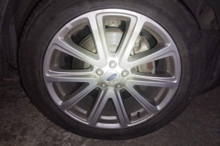 Used Ford Explorer 2017 2.3T Elite Edition Right Front Wheel Hub