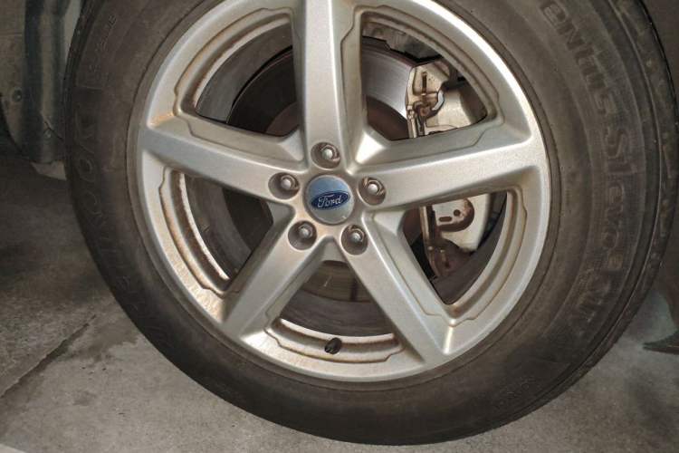 Used Ford Explorer 2017 2.3T Fashion Edition Right Front Wheel Hub