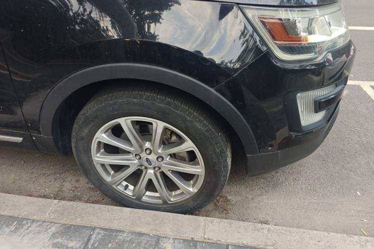 Used Ford Explorer 2017 2.3T Elite Edition Right Front Wheel Hub