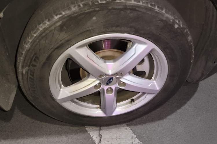 Used Ford Explorer 2017 2.3T Fashion Edition Right Front Wheel Hub