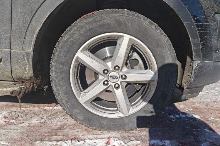 Used Ford Explorer 2017 2.3T Fashion Edition Right Front Wheel Hub