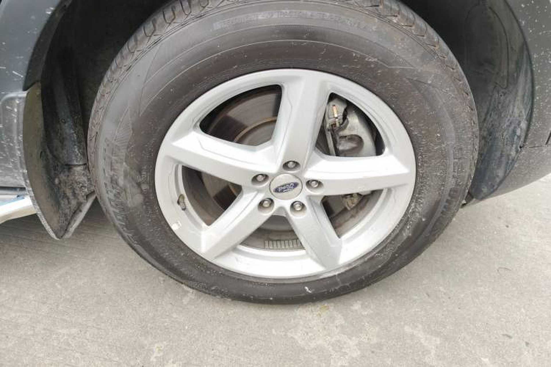 Used Ford Explorer 2017 2.3T Fashion Edition Right Front Wheel Hub