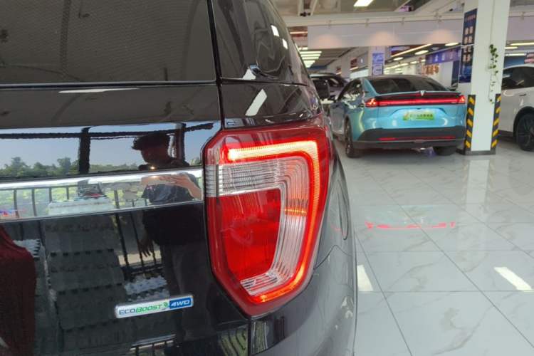 Used Ford Explorer 2017 2.3T Elite Edition Right Rear Taillight