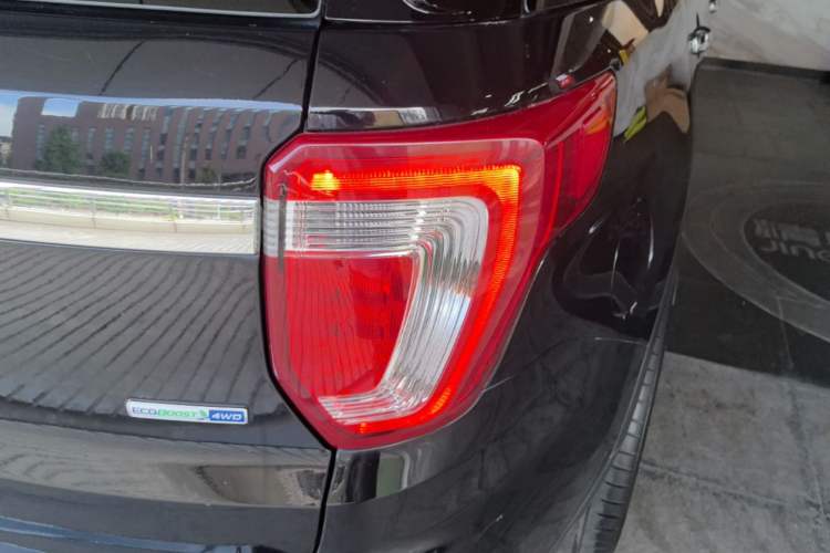 Used Ford Explorer 2017 2.3T Elite Edition Right Rear Taillight