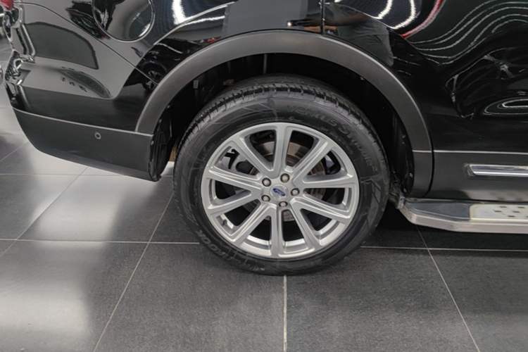Used Ford Explorer 2017 2.3T Elite Edition Right Rear Wheel Hub