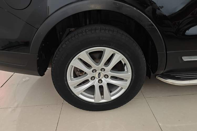 Used Ford Explorer 2017 2.3T Fashion Edition Right Rear Wheel Hub