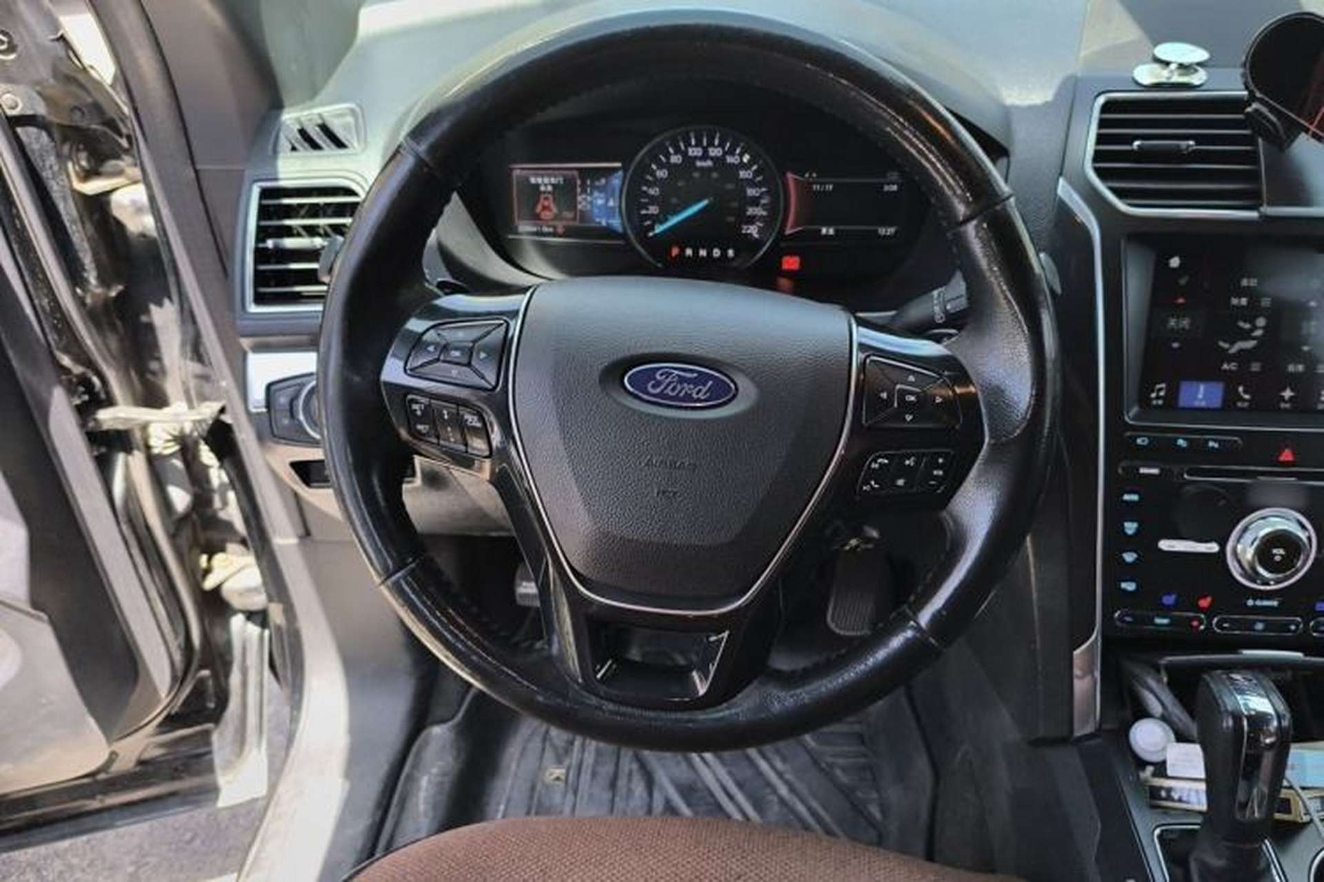 Used Ford Explorer 2017 2.3T Elite Edition Steering Wheel