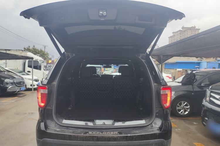 Used Ford Explorer 2017 2.3T Elite Edition Trunk