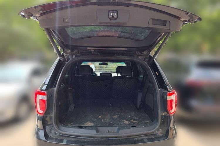 Used Ford Explorer 2017 2.3T Elite Edition Trunk