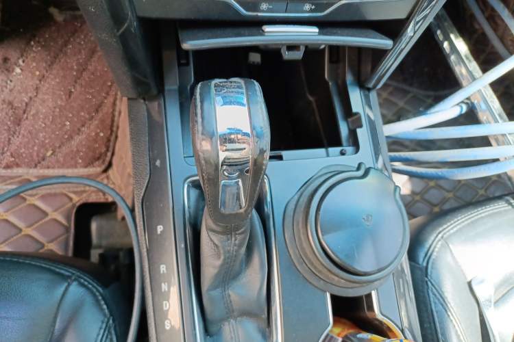 Used Ford Explorer 2017 2.3T Fashion Edition Gear Lever