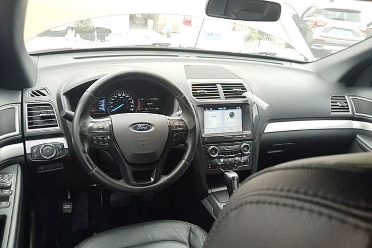 Used Ford Explorer 2017 2.3T Fashion Edition Center Console
