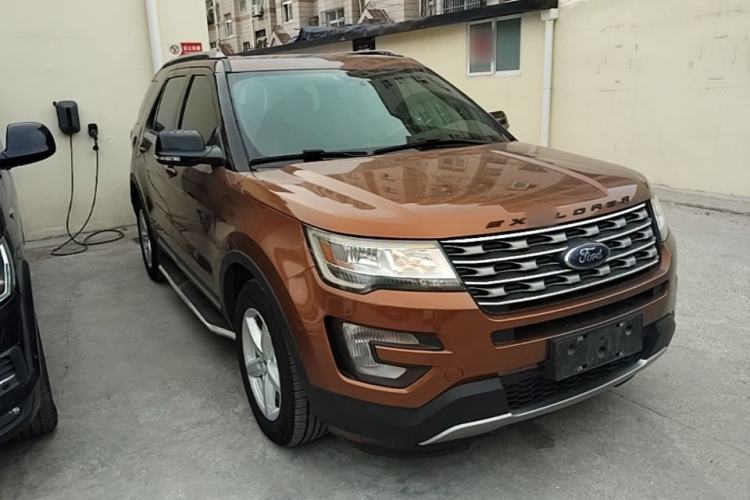 Used Ford Explorer 2017 2.3T Fashion Edition Front Right 45 Deg