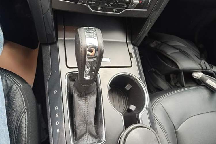 Used Ford Explorer 2017 2.3T Fashion Edition Gear Lever