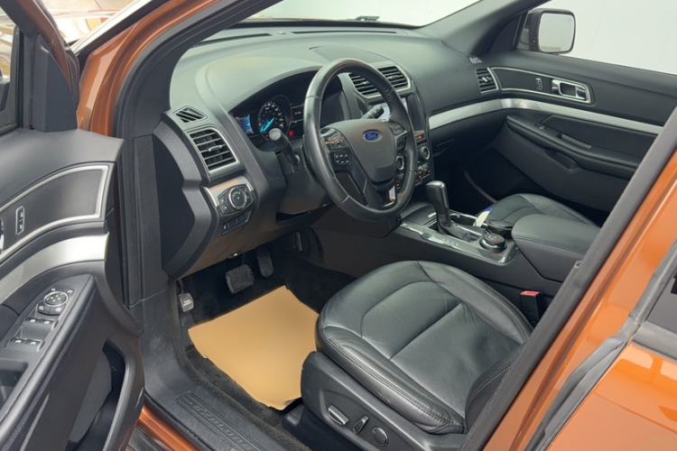 Used Ford Explorer 2017 2.3T Fashion Edition Interior 2
