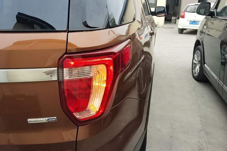 Used Ford Explorer 2017 2.3T Fashion Edition Right Rear Taillight