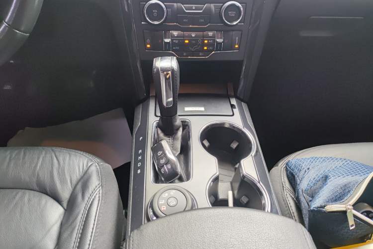 Used Ford Explorer 2017 2.3T Fashion Edition Gear Lever