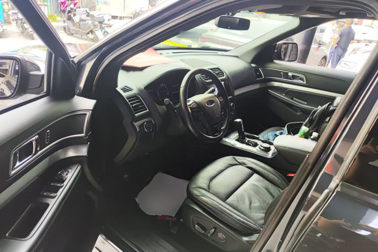 Used Ford Explorer 2017 2.3T Fashion Edition Interior 3