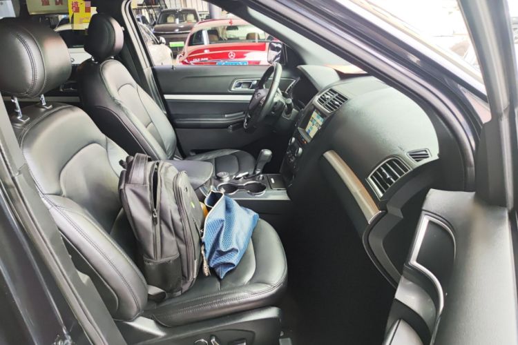 Used Ford Explorer 2017 2.3T Fashion Edition Right Front Seat