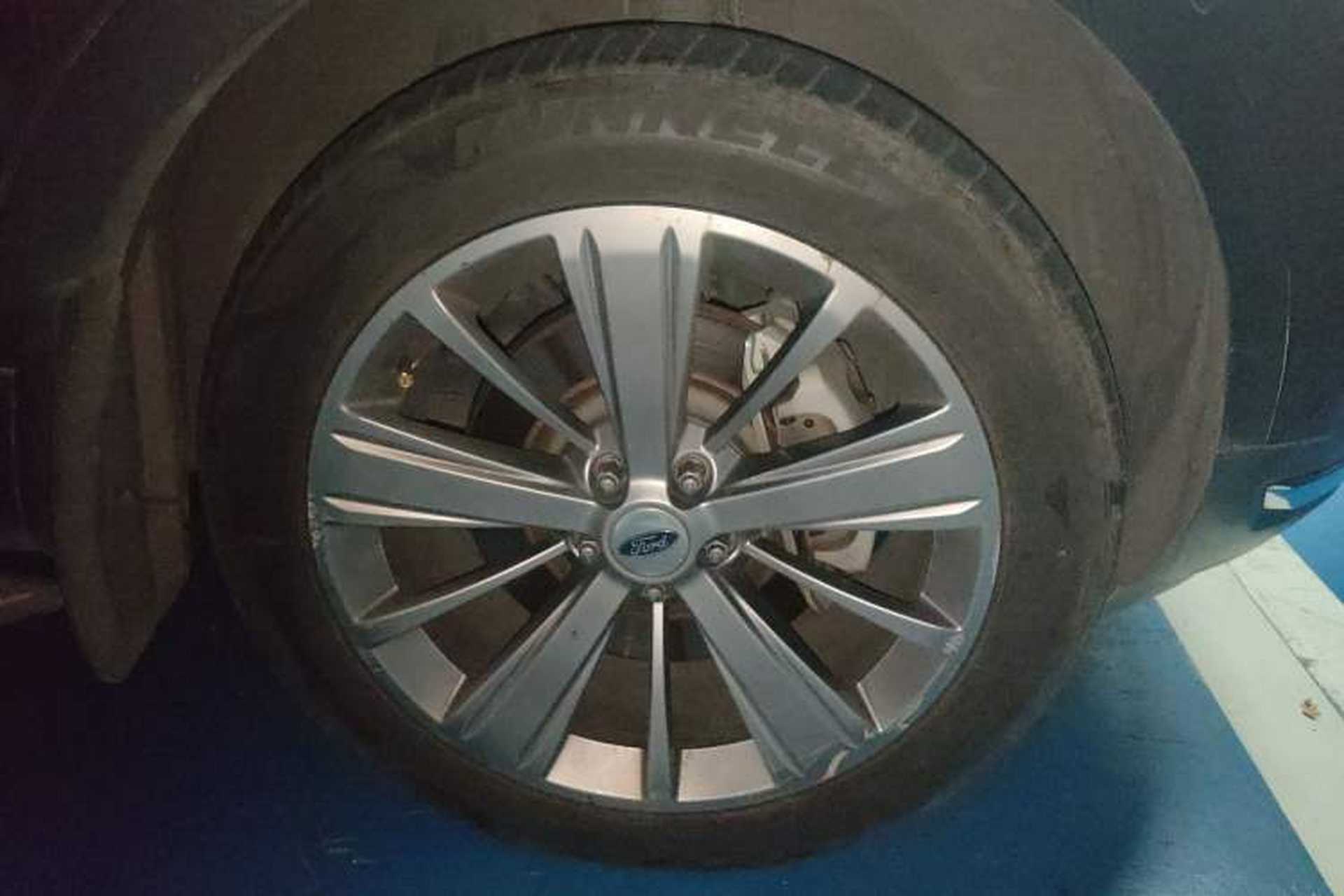 Used Ford Explorer 2017 2.3T Elite Edition Right Front Wheel Hub